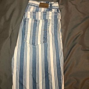 American eagle mom jeans